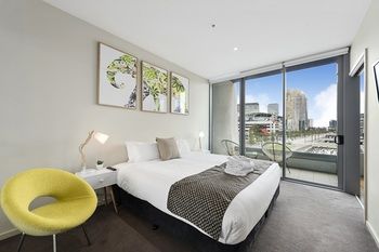 Docklands Private Collection Of Apartments - NewQuay - Accommodation in Brisbane 57