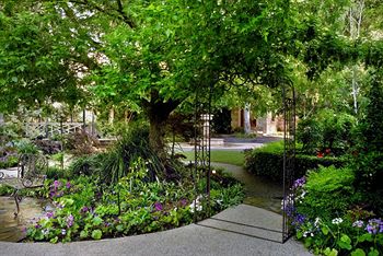 Elizabethan Lodge - Accommodation in Brisbane 3