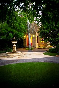 Elizabethan Lodge - Accommodation in Brisbane 12