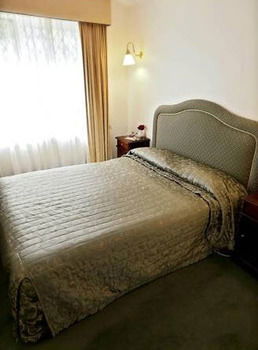 Elizabethan Lodge - Accommodation in Brisbane 17