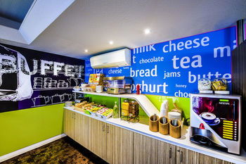 Ibis Budget Fawkner - Accommodation in Brisbane 12