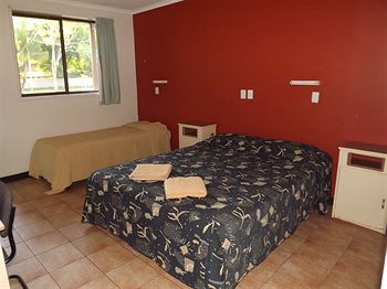 Palm Court Budget Motel Hostel/Backpackers - Accommodation in Brisbane 3