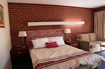 Carnegie Motor Inn - Accommodation in Brisbane 7