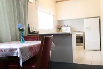 Carnegie Motor Inn - Accommodation in Brisbane 11