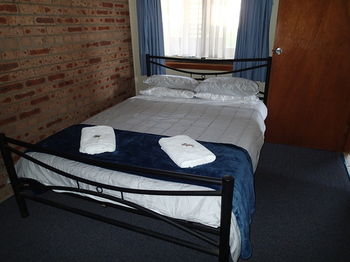 Dungowan Waterfront Apartments - Accommodation in Brisbane 15