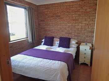 Dungowan Waterfront Apartments - Accommodation in Brisbane 16