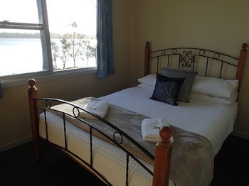 Dungowan Waterfront Apartments - Accommodation in Brisbane 32