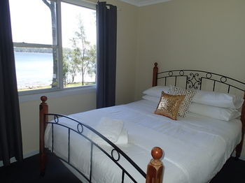 Dungowan Waterfront Apartments - Accommodation in Brisbane 185
