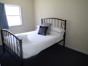 Dungowan Waterfront Apartments - Accommodation in Brisbane 186