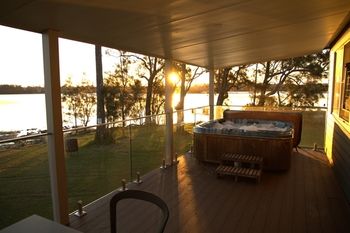 Dungowan Waterfront Apartments - Accommodation in Brisbane 251