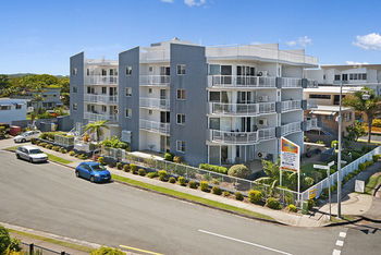 Sandy Shores Luxury Holiday Units - Accommodation in Brisbane 0