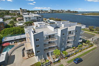Sandy Shores Luxury Holiday Units - Accommodation in Brisbane 1