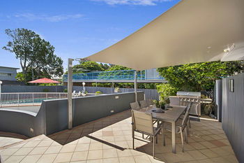 Sandy Shores Luxury Holiday Units - Accommodation in Brisbane 3