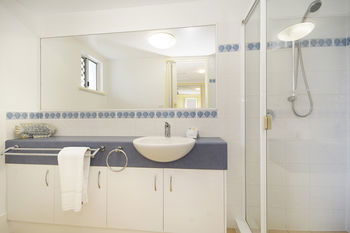 Sandy Shores Luxury Holiday Units - Accommodation in Brisbane 7