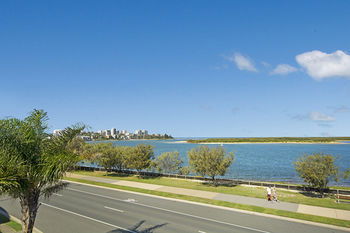 Sandy Shores Luxury Holiday Units - Accommodation in Brisbane 18