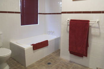 Kingfishers Manor @ Noosa - Accommodation in Brisbane 8