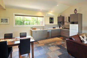 Langbrook Estate Cottages - Accommodation in Brisbane 10