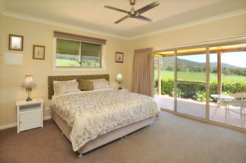 Langbrook Estate Cottages - Accommodation in Brisbane 11