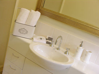 Apple Tree Cottage & Studio - Accommodation in Brisbane 2