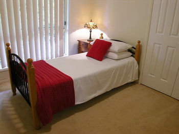 Apple Tree Cottage & Studio - Accommodation in Brisbane 4