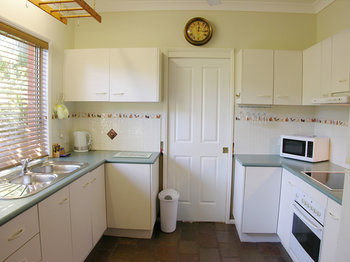 Apple Tree Cottage & Studio - Accommodation in Brisbane 10