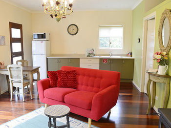 Apple Tree Cottage & Studio - Accommodation in Brisbane 13