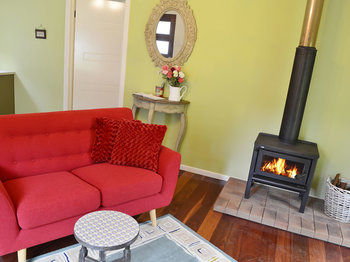 Apple Tree Cottage & Studio - Accommodation in Brisbane 14