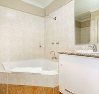 Edward Parry Motel amp Apartments - Accommodation in Brisbane