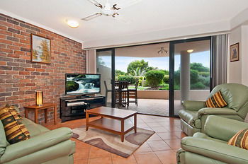 Windward Passage Holiday Apartments - Accommodation in Brisbane 35