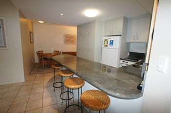 Windward Passage Holiday Apartments - Accommodation in Brisbane 43