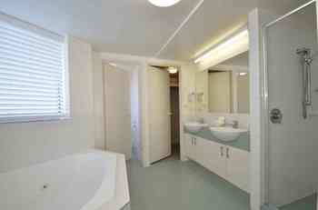 Windward Passage Holiday Apartments - Accommodation in Brisbane 66