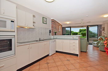 Windward Passage Holiday Apartments - Accommodation in Brisbane 77