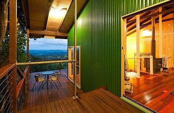 Treetops Accommodation Montville - Accommodation in Brisbane 10