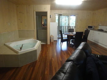 Treetops Accommodation Montville - Accommodation in Brisbane 43