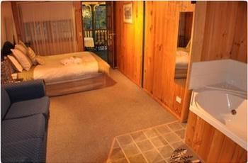 Peppertree Cottage - Accommodation in Brisbane 4
