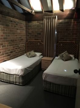 Avoca Beach Hotel & Resort - Accommodation in Brisbane 25