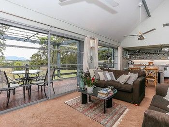 Vineyard Hill - Accommodation in Brisbane 7