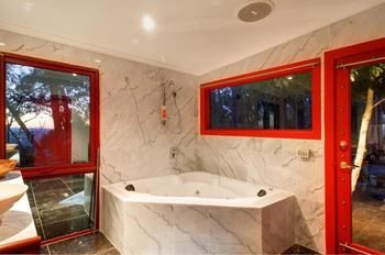 Mt Dandenong Imperial Retreat - Accommodation in Brisbane 12
