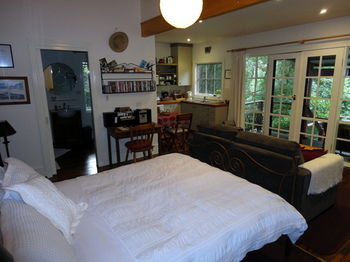 Stones Throw Cottage Bed & Breakfast - Accommodation in Brisbane 10