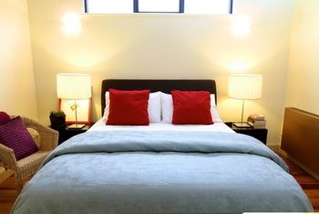 Apartment2c - Old Hat Factory - Accommodation in Brisbane 3
