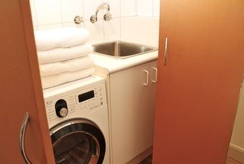 Apartment2c - Old Hat Factory - Accommodation in Brisbane 6