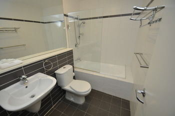 Camperdown 11 Briggs Furnished Apartment - Accommodation in Brisbane 2