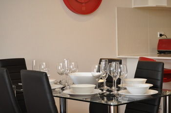 Camperdown 11 Briggs Furnished Apartment - Accommodation in Brisbane 7