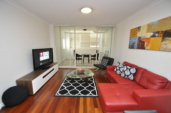 Camperdown 11 Briggs Furnished Apartment - Accommodation in Brisbane 12