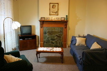 A Settler's Cottage - Accommodation in Brisbane 2