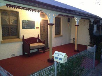 A Settler's Cottage - Accommodation in Brisbane 6