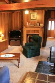 A Settler's Cottage - Accommodation in Brisbane 10
