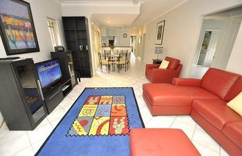 Kingsford 12 Shaw Furnished Apartment - Accommodation in Brisbane 11