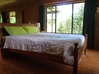 Bellthorpe Stays - Accommodation in Brisbane 3
