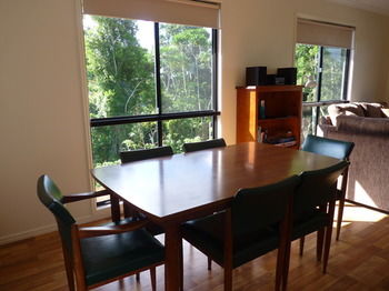 Bellthorpe Stays - Accommodation in Brisbane 13